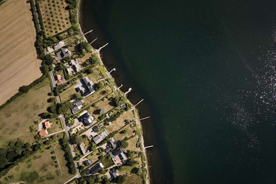 Fin tag- og facadeløsning på Fyn, Strandvej 54B, Ballen, 5762 Vester Skerninge